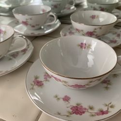 Vintage Tea Cups And Plates(4 Pairs)
