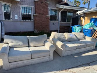 FREE COUCHES, FURNITURE, & MORE (LONG BEACH)