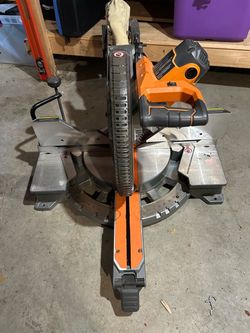 Sliding Compound Miter Saw