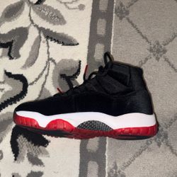 11s bred velvet Size 9