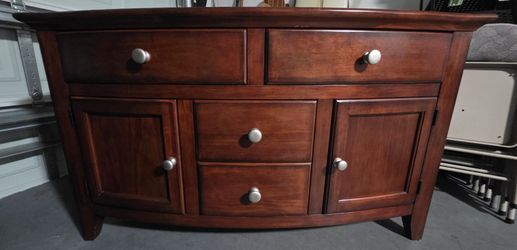 TV console/dresser