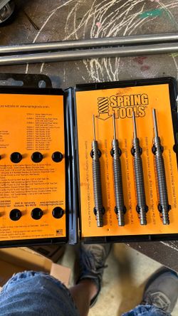 Spring tools roll punch set
