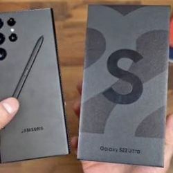 Samsung Galaxy S22 Ultra  5G ( Like New ) 