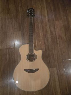 YAMAHA ACOUNTIC GUITAR