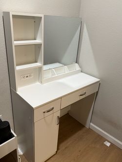 Mirror vanity