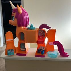 Sunny Unicorn Doll House