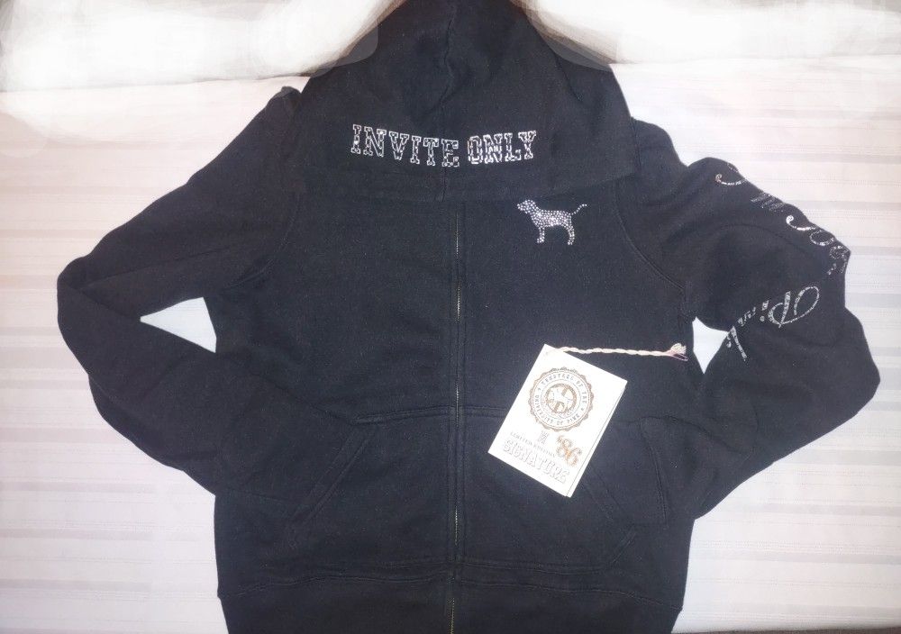 VS PINK 2012 Limited Edition Of A Woman's Zip Up Hoodie Blinged Out
