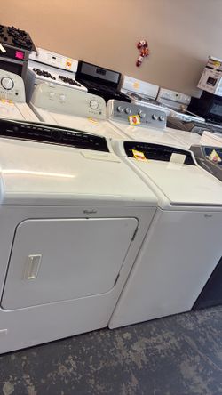 Like new Whirlpool washer and gas dryer set