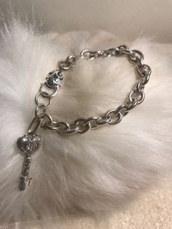 Women’s bracelet