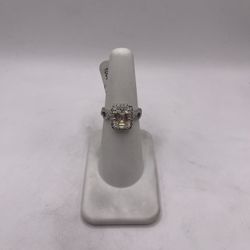 14kt Gold Diamond Engagement Style Ring 