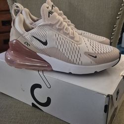 NIKE AIRMAX 270 - SIZE 8.5