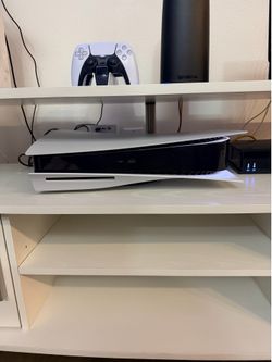 PS5 PLAYSTATION 5 DISC EDITION PLUS 2 CONTROLLERS AND SONY CHARGER