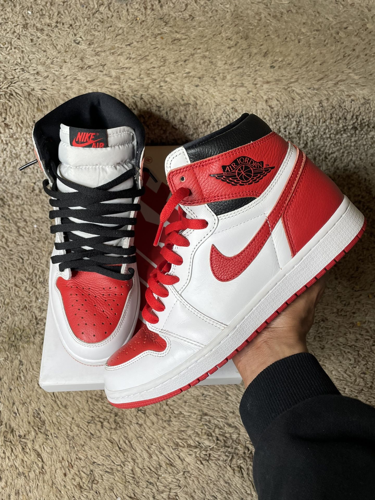 Air Jordan 1 Retro High OG Heritage 