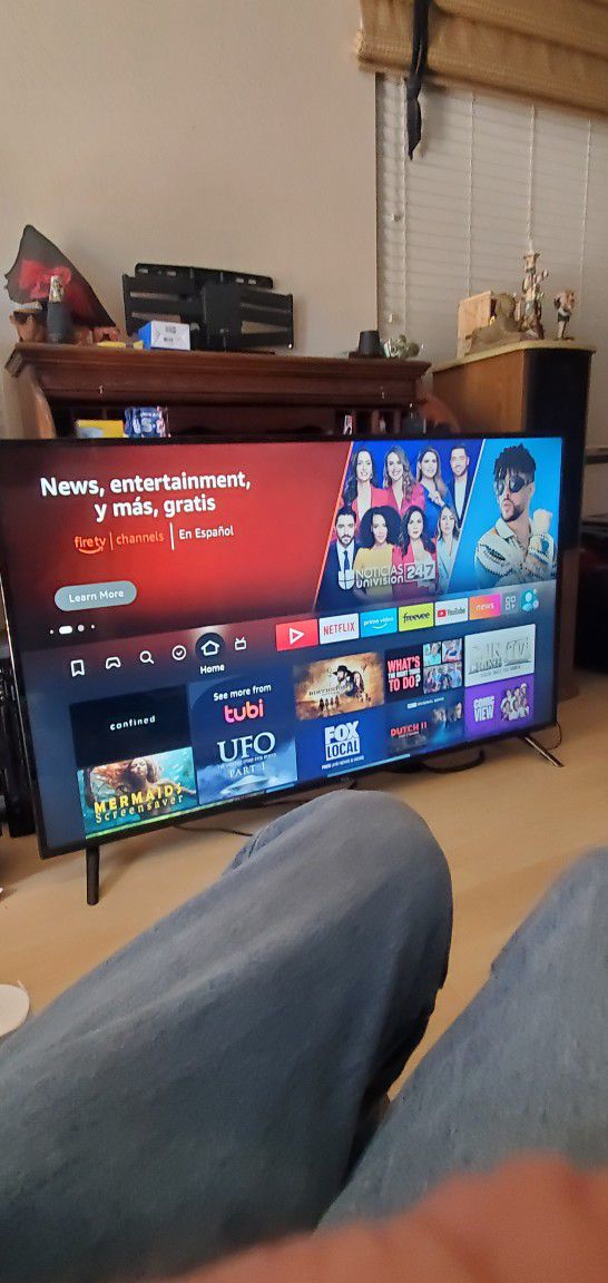 65 Inch TCL Roku TV W/$80 Wall Mount And Firestick 4k Both Factory Remotes