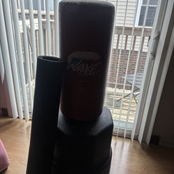 Wave Master Punching Bag With Rubber Mat $35
