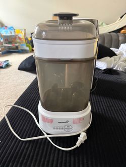 Baby bottle steamer
