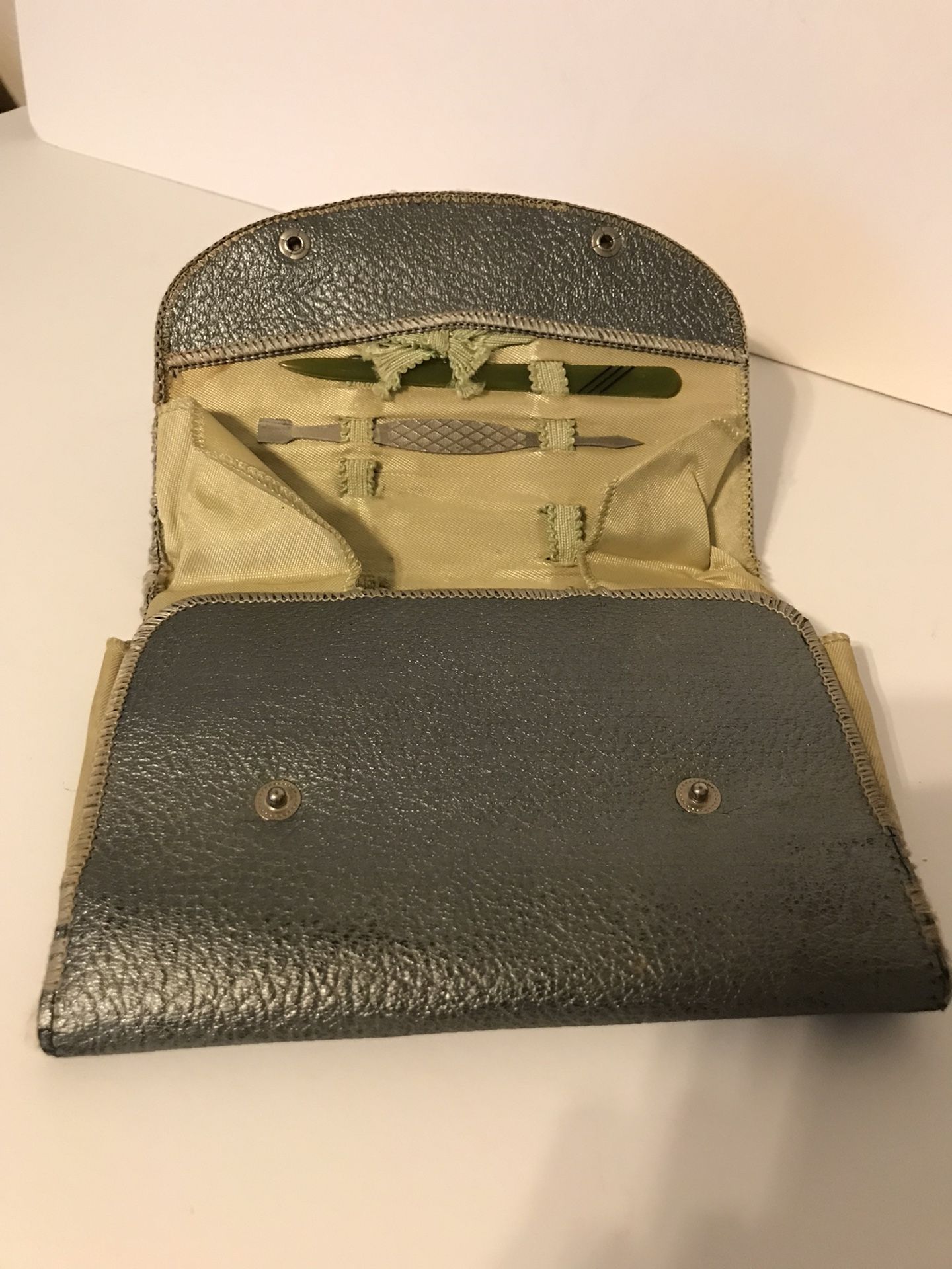 Antique 1920’s Green BakeLite 11 Piece Manicure Vanity Set & Holder