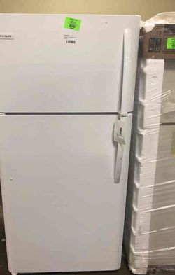Frigidaire White Top Freezer Refrigerator 🔥 NIX