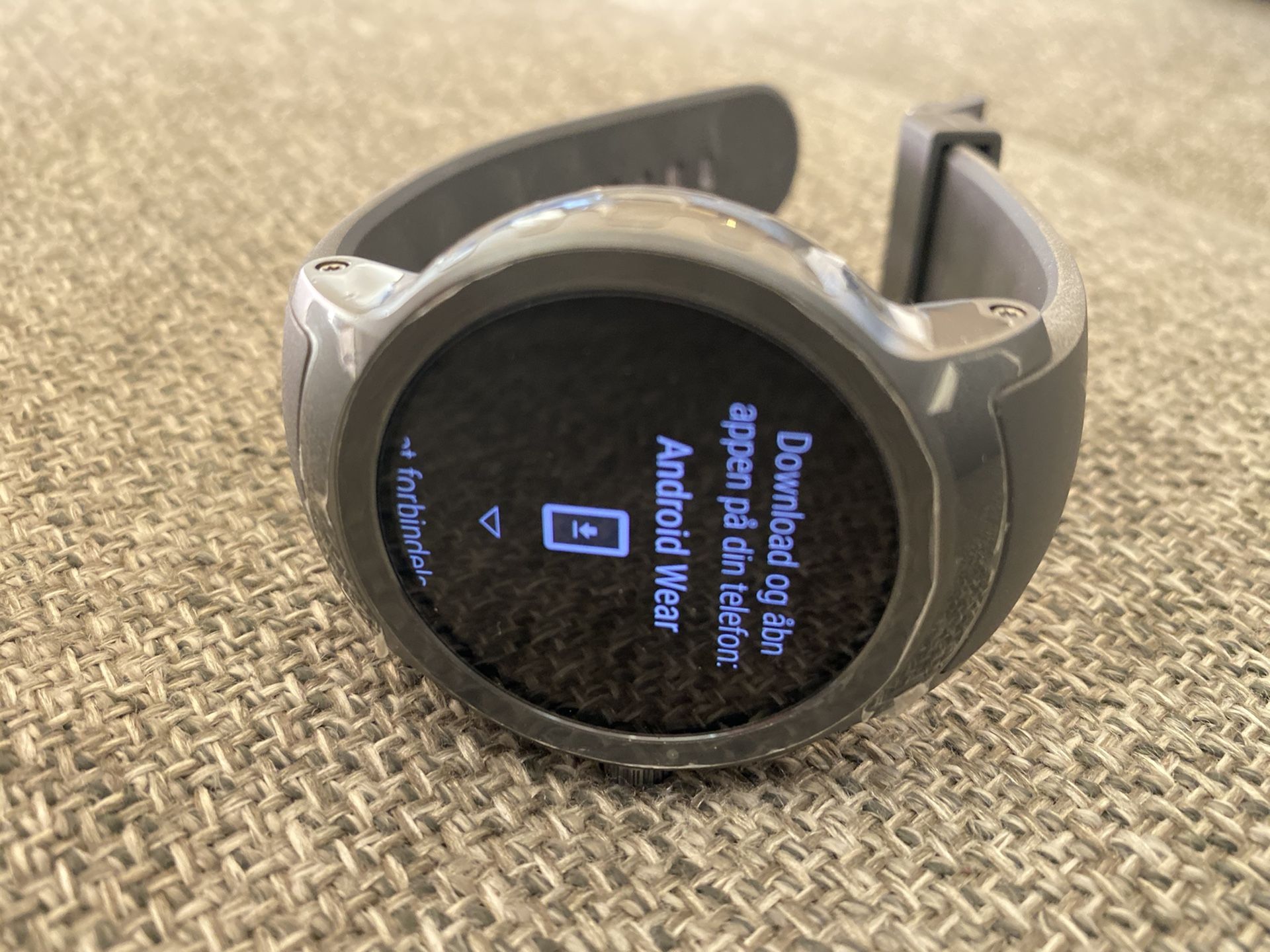 LG smartwatch (Android Wear) Barely used to Demo