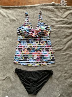 Super Cute Two Piece Swimsuit!! Brand New!  Top Has Removable Pads! Size 2xl - Runs A Little Small