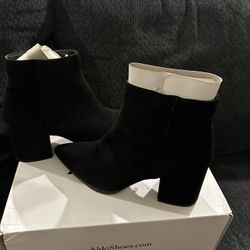 Black Size 9 Boots 