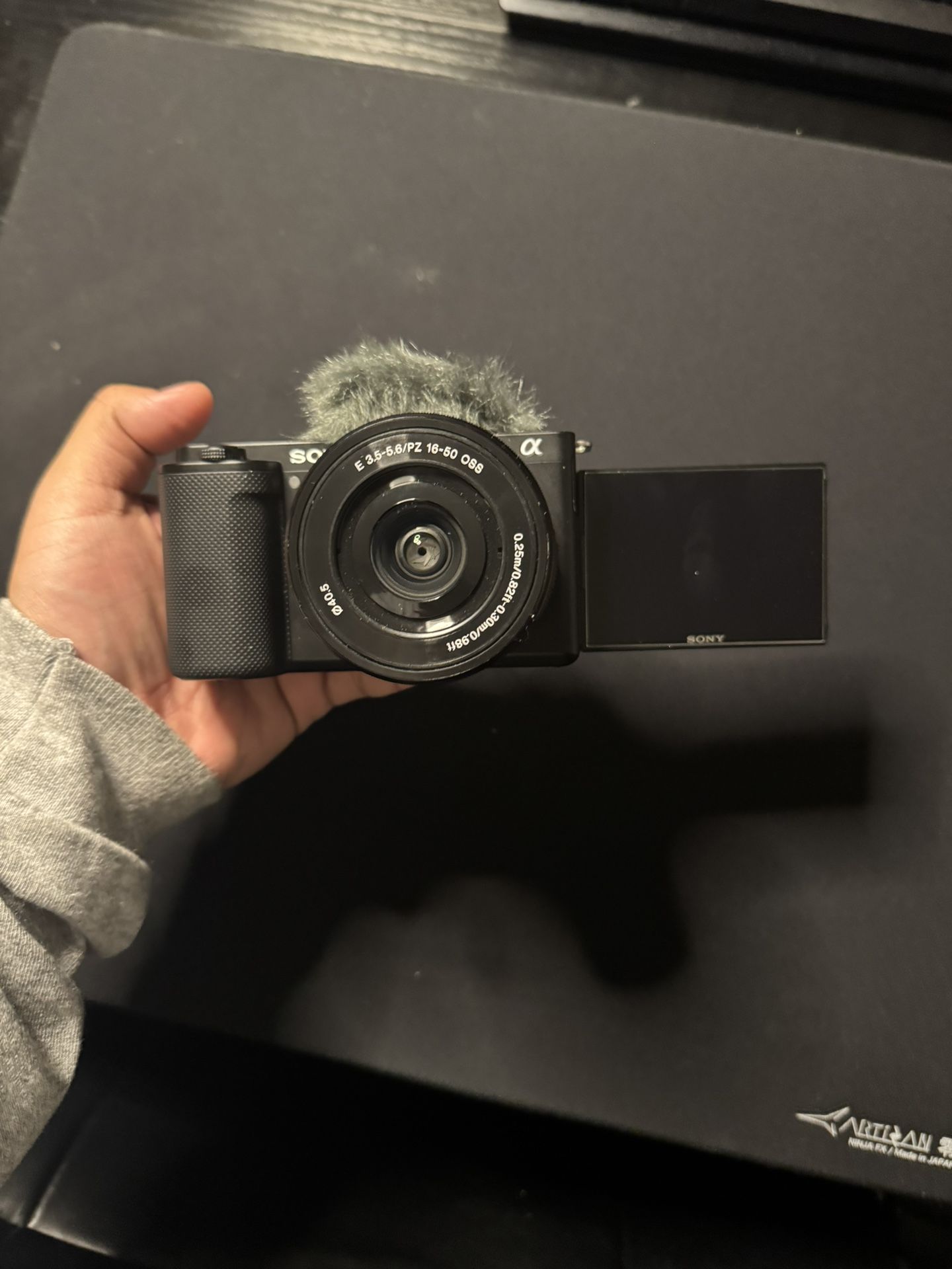 Sony Alpha ZV-E10 - Mirrorless Vlog Camera