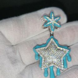 VVS  Glow In The Dark Star Pendant With Chain
