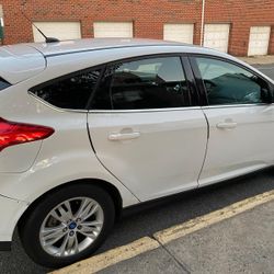 FORD FOCUS HATSCBACK 2012