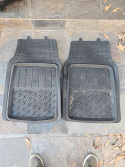 Front universal floor mats