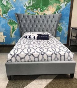 BRAND NEW QUEEN SIZE PLATFORM BED FRAME
