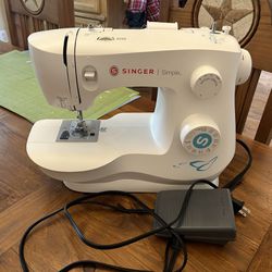 New Singer Simple Sewing Machine
