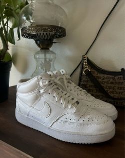 Woman’s size 8 shoes