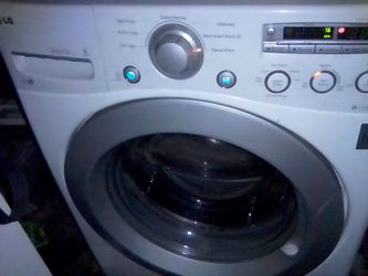 WASHER FRONT LOADER LG WHITE ON WHITE WORKING EXCELLENT DELIVERY/INSTALLATION INCLUDE TOTAL PRICE $350 WORKING EXCELLENT VERY QUITE WHEN WASHING & RIN
