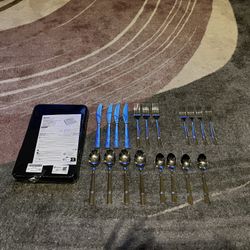 19 Pieces Silverware Cambridge Whit New Utensil Holder 