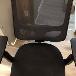 New Black Rolling Office Chair 