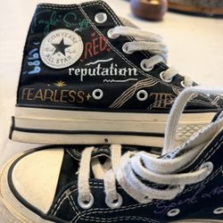 Converse - Taylor swift Hand Painted Woman’s Size 3.5