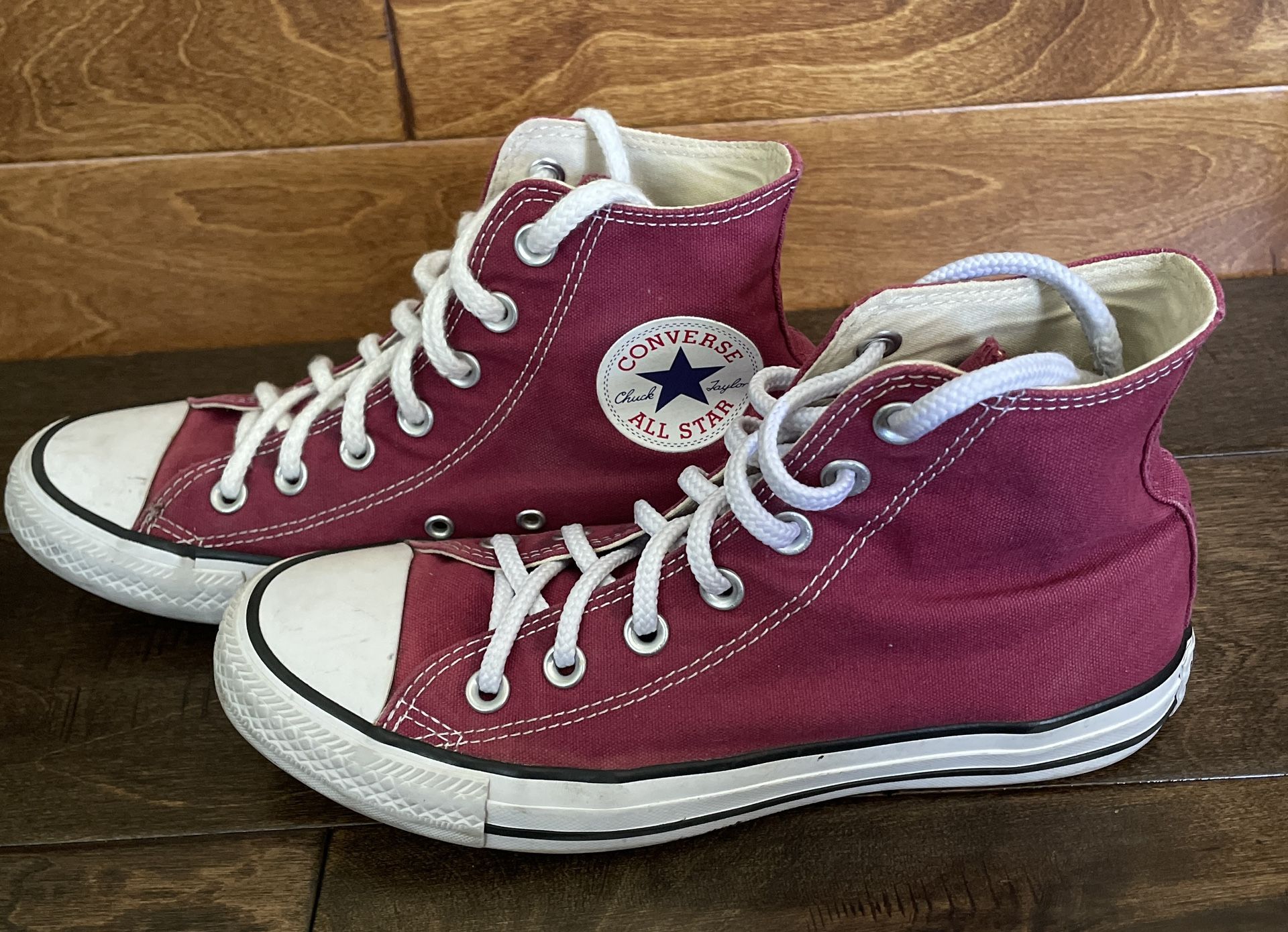 Women’s Converse all star High Top Size 7.5