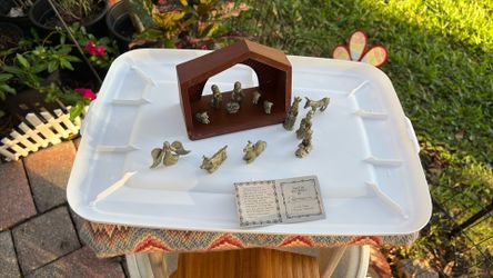 Nativity Scene By Spoontique 13 Pc With Stable Barn - Vintage 1982