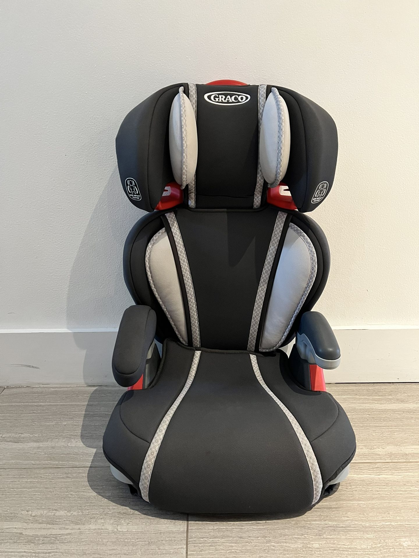 CHILD’S CAR BOOSTER SEAT 
