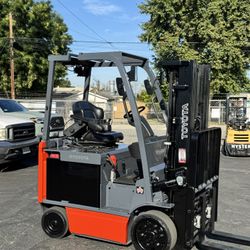 2019 TOYOTA ELECTRIC FORKLIFT 