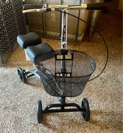 KNEE SCOOTER