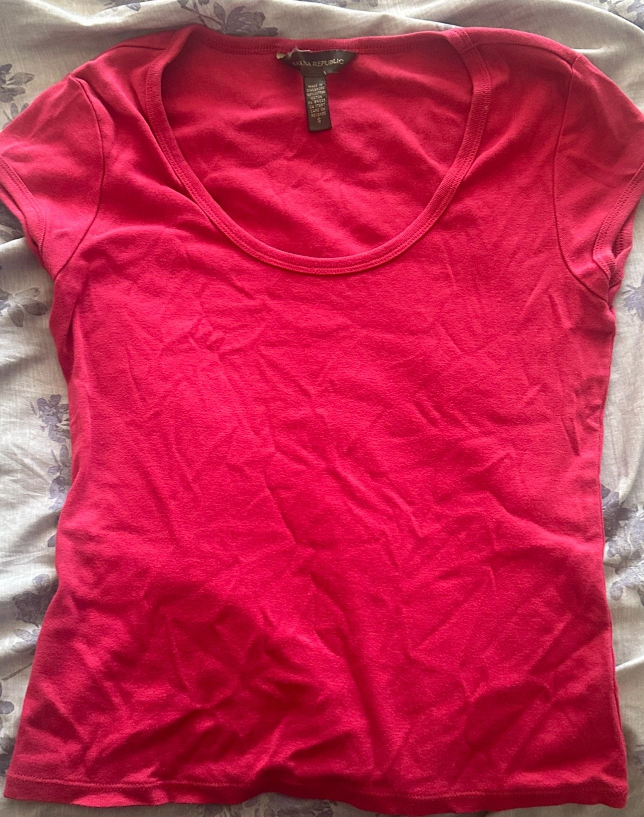  Banana Republic Women T-shirt $3 