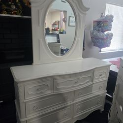 Dresser Set 