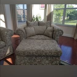 Chaise With Footstool