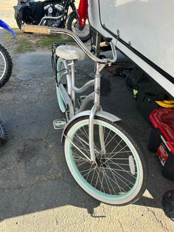 Beach cruiser bicycle