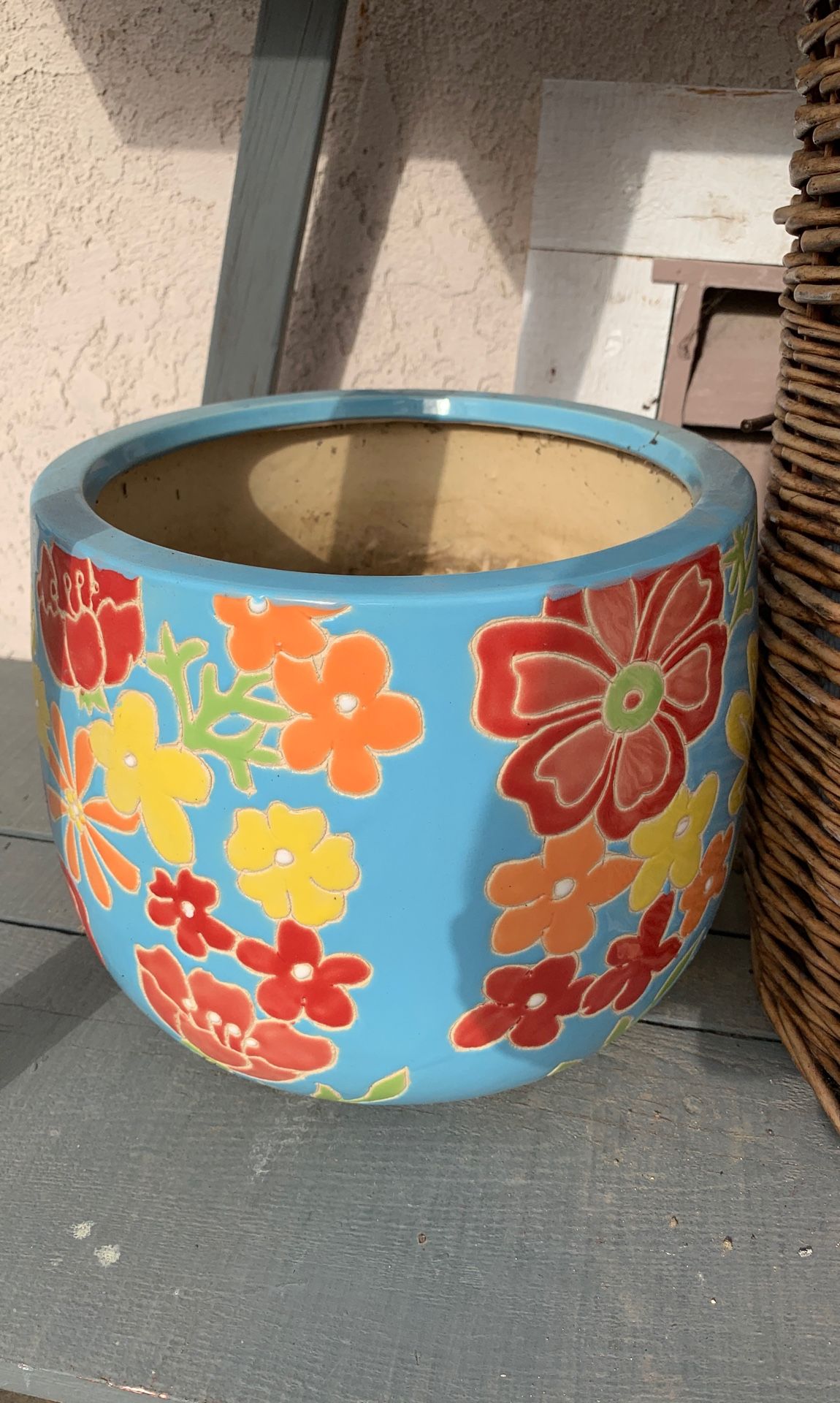 Large ceramic flower pot