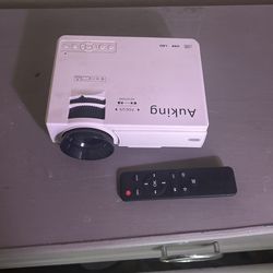 Auking Mini Projector