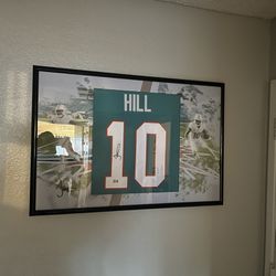 Tyreek Hill Signed And Authenticated Jersey Display