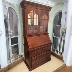 Lexington Furniture Vintage Traditional Solid Mahogany Wood Secretary Desk