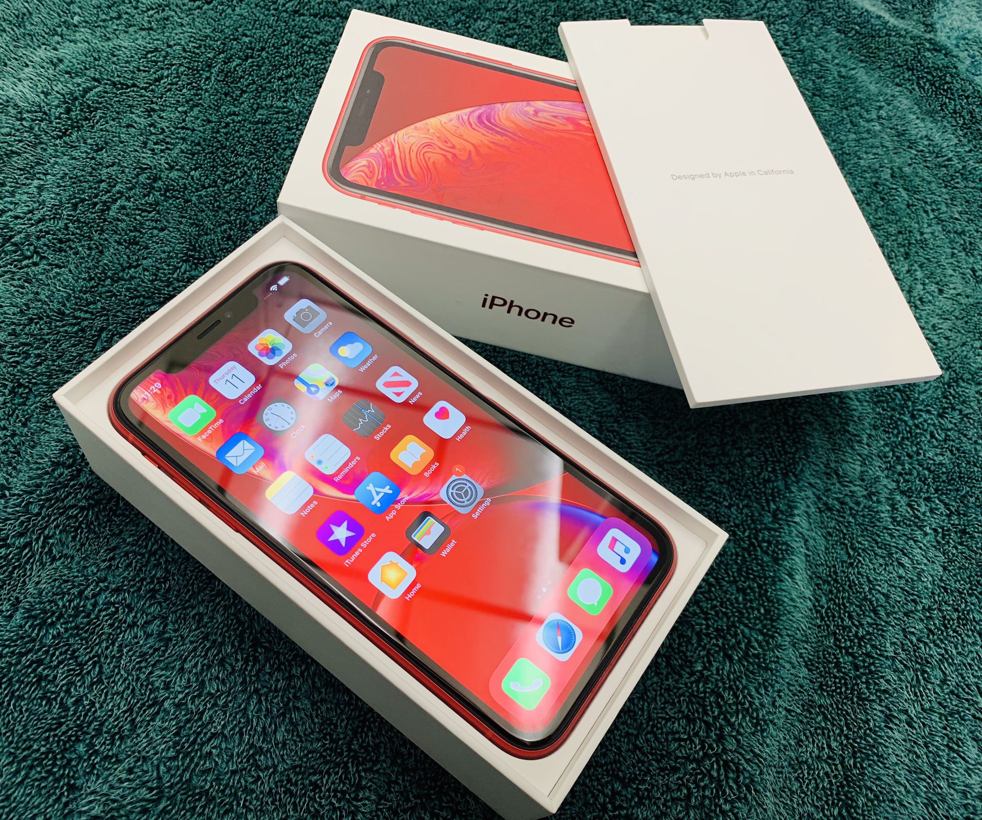 perfect condition apple iPhone Xr Red 64GB At&t -FIRM PRICE for